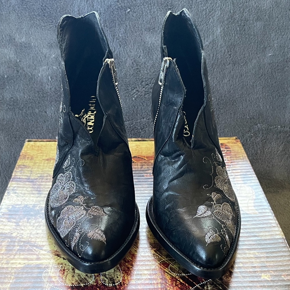 BRAND NEW Old Gringo Pansy Black Leather With Silver Floral Embroidery